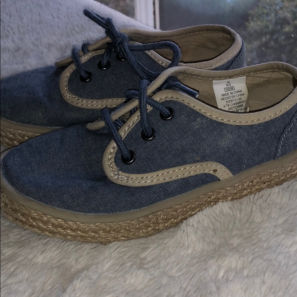 Boys Old Navy Summer Shoes - Picture 2 of 7